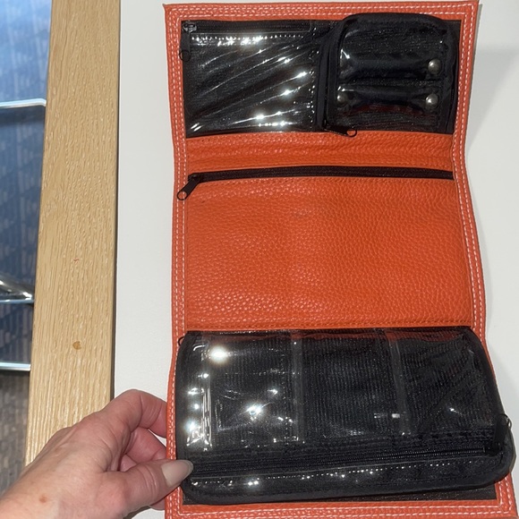 NEW- Leather, travel jewelry holder. Orange w/Slv. met closure. 9 compartments. - Picture 3 of 5
